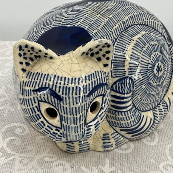 Vintage Nancy Lopez 1978 Ceramic Cat Figurine Blue & White Handcrafted 7" Long D - Picture 2 of 8